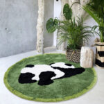 Tapis animalier avec motif panda ludique et coloré