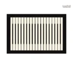 Tapis beige rayé noir, design élégant pour intérieur moderne