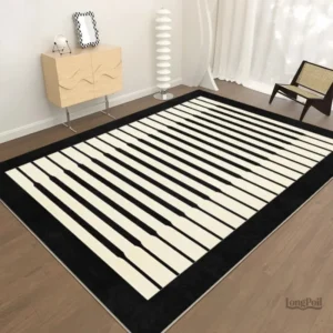 Tapis rayé noir et beige, ambiance chic et contemporaine