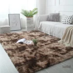 Tapis beige shaggy doux et confortable