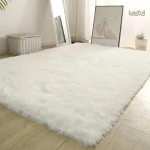 Tapis poil long beige pour une ambiance chaleureuse