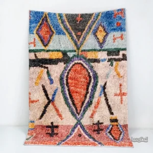 Tapis berbère avec motifs géométriques, fait à la main au Maroc