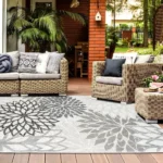 Tapis d'extérieur coloré pour un jardin accueillant et tendance