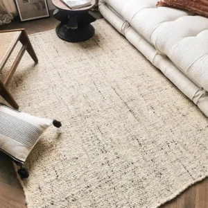 Tapis en laine doux, idéal pour une ambiance cocooning