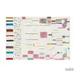 Tapis ethnique coloré avec motifs vibrants et design unique