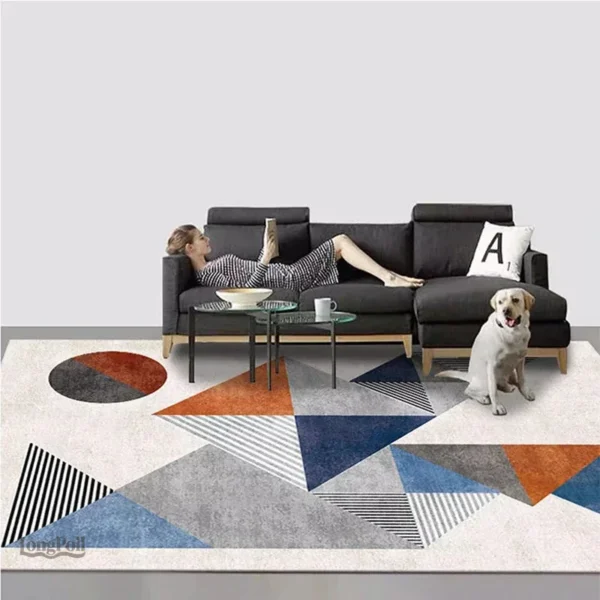 Tapis design avec motifs abstraits et couleurs variées