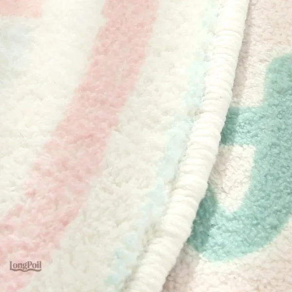 Tapis unique en forme organique, parfait pour la décoration intérieure