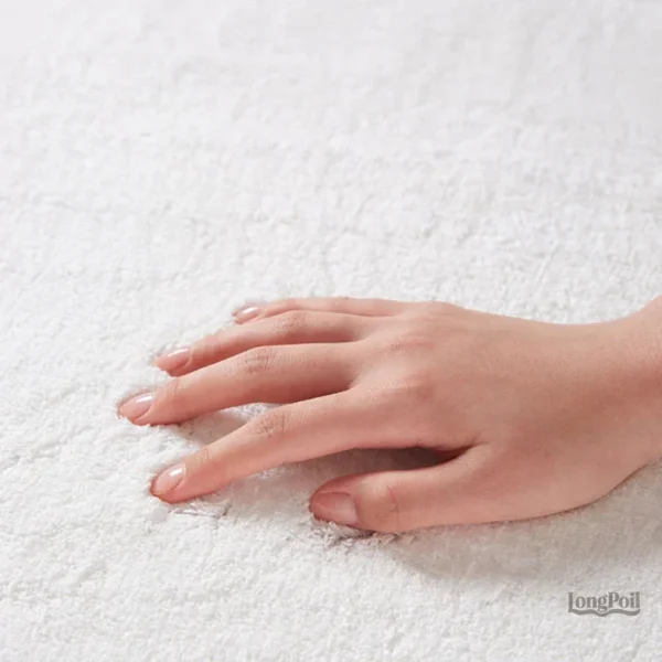Tapis contemporain avec une silhouette atypique