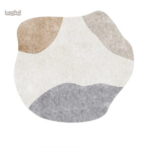 Tapis irrégulier pour chambre de bébé, design doux et accueillant
