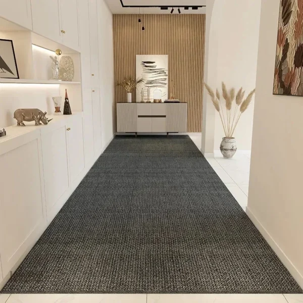 Tapis long de couloir décoratif pour un intérieur élégant