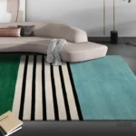 Tapis multicolore à rayures pour ambiance chaleureuse
