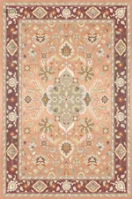 Tapis style perse aux motifs traditionnels et élégants